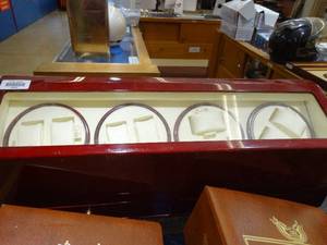 lot 24922 image: Steinhausen Watch Display watch winder