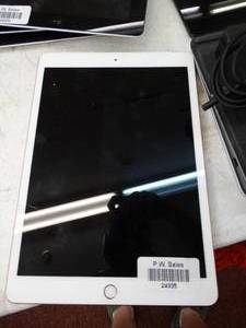lot 24935 image: Rose Gold iPad
