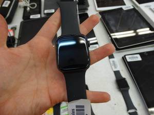 lot 24937 image: SE Apple Watch