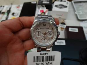 lot 24955 image: Silver Michael Kors Watch