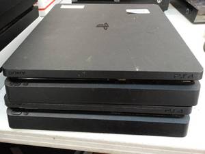 lot 24965 image: Lot of 2 PS4s