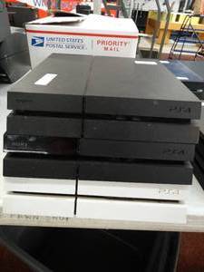 lot 24967 image: Lot of 3 PS4s
