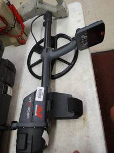 lot 24980 image: Minelab CTX 3030 Waterproof Metal Detector w screen