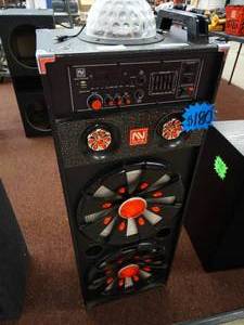 lot 37788 image: Nutek DJ Speaker System