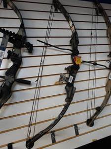 lot 37806 image: Pearson Diamond Hunting Bow