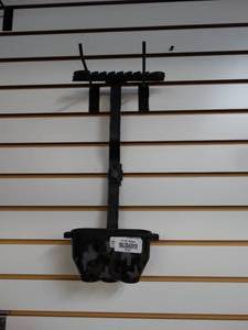 lot 37821 image: Cabelas Archery Accessory Stalk