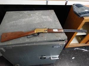 lot 37837 image: BB Rifle