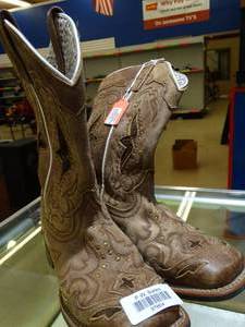 lot 37864 image: Pair of Laredo Womens Cowboy Boots Size 7