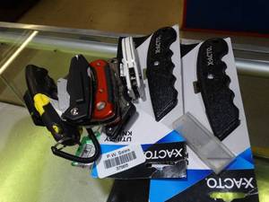 lot 37865 image: Lot of Box Cutters