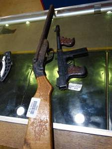 lot 37868 image: Vintage Small Daisy Gun and Tiny Tommy