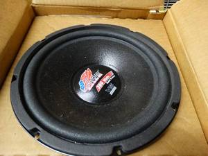 lot 37874 image: Lanzar 300 Watt Speaker