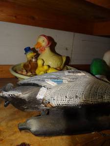 lot 37877 image: Lot of Duck Decor and Decoy