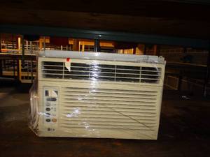 lot 37885 image: LG Window AC Unit