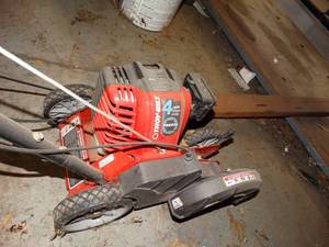 lot 37886 image: Troy Bilt Walk Behind Lawn Edger