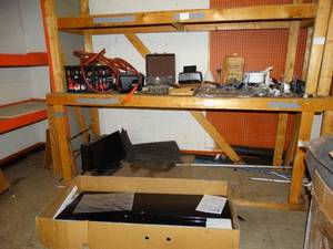 lot 37890 image: Large Lot of Misc. Home Goods