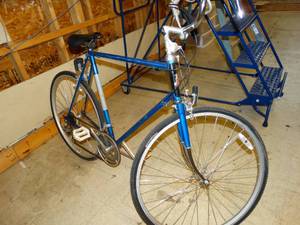 lot 37899 image: Blue Bicycle