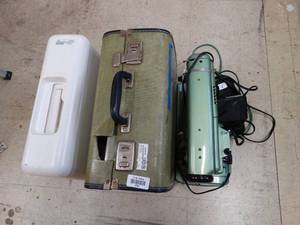 lot 37901 image: Vintage Husqvarna Sewing Machine and Janome Sewist 521