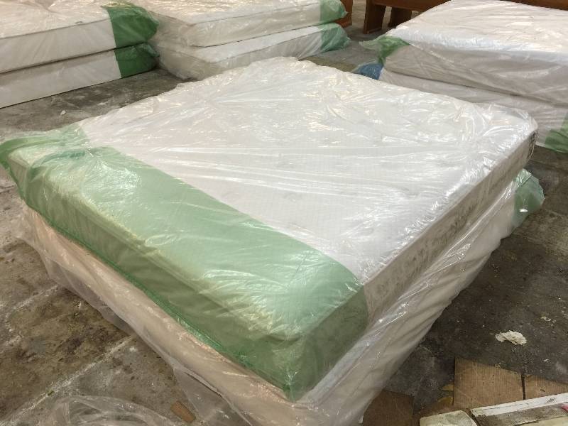 lot 9001 image: SEALY POSTUREPEDIC ENCORE ULTRA PLUSH KING MATTRESS