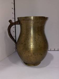 lot 1002 image: Antique 16th Century Brass Mead Pitcher Approximately 8 in Tall