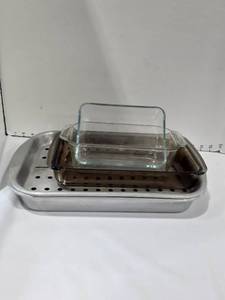 lot 1037 image: Bakeware. 3 are Pyrex Dishes