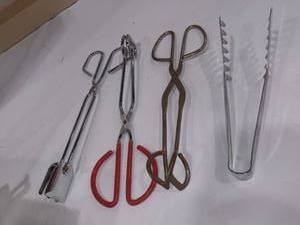 lot 1047 image: Various Tongs