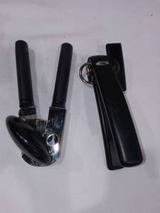 lot 1048 image: Can Openers