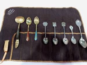 lot 1053 image: Various Souvenier Spoons