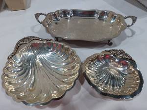 lot 1056 image: Wallace Silverplate