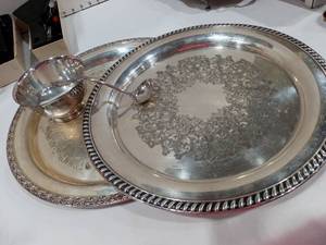 lot 1057 image: WM Rogers Silverplate