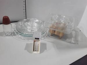lot 1067 image: Miscellaneous PYREX Baking Dishes and Other Items