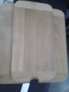 lot 1083 image: 2 Wooden Cutting Boards. Biggest Size. 17 x 15