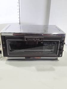 lot 1094 image: PROCTOR-SILEX Toaster Oven with Continuous Clean