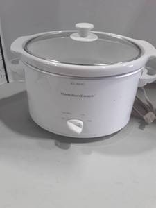 lot 1102 image: HAMILTON BEACH Crock Pot