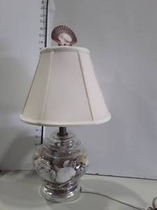 lot 1120 image: Clear Table Top Lamp with Seashells inside glass