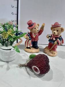 lot 1135 image: Miscellaneous Home Decor