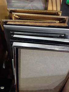 lot 1142 image: Picture Frames. Mostly 5 x 7s