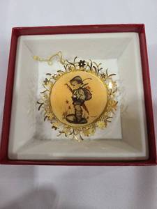 lot 1409 image: The Hummel Gold Christmas Ornament Collection Looks Like Rain