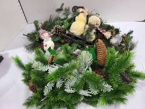 lot 1416 image: 2 Christmas Swags