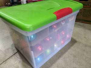 lot 1436 image: Sterilite Latch Tote with Vintage Glass Ornaments