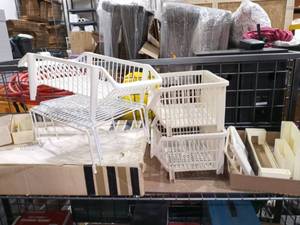 lot 1180 image: Assorted Racks and Trays