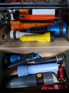 lot 1217 image: Assorted Flashlights