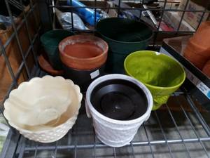 lot 1221 image: Andrea by Sadek Small Pot with Assorted Pots