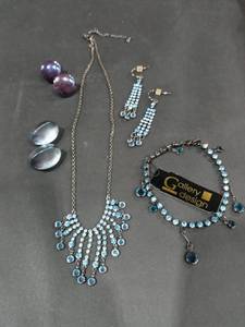 lot 1486 image: Gallery Design Black and Blue Amethyst Gem Jewelry Set with 2 Pair Various Pierced Earrings