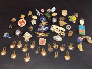 lot 1492 image: Assorted Pins