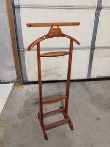 lot 1501 image: Vintage Mid Century Maple Wood Mens Rolling Valet Stand 43 x 18 x 15 in