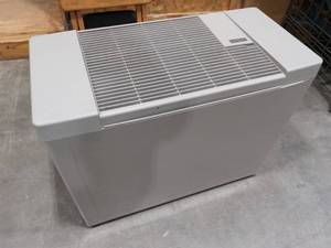 lot 1521 image: AHAM Humidifier