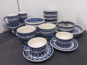 lot 1534 image: Boleslawiec Stoneware Handmade in Poland Set of 19 Pieces