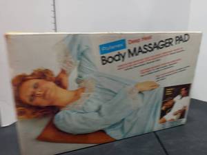 lot 1550 image: Pollenex Deep Heat Body Massager Pad
