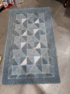 lot 1553 image: Blue Geometric Pattern Rug 52 x 30 in