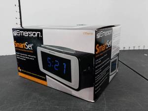 lot 1571 image: Emerson Smart Set Jumbo Display Alarm Clock New In Box